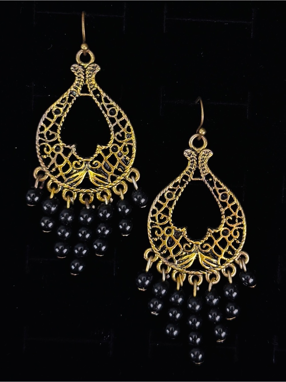 Pretty aged black bead, Bohemian chic chandelier pierce earrings